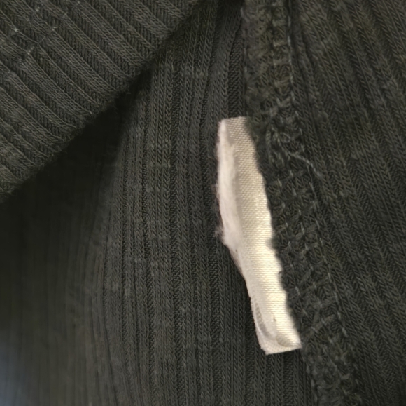 Old Navy V-Neck Top - Picture 5 of 6